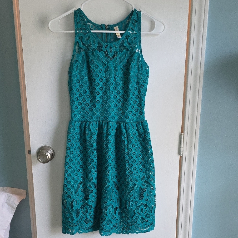 Xhilaration Green Lace Lined Dress